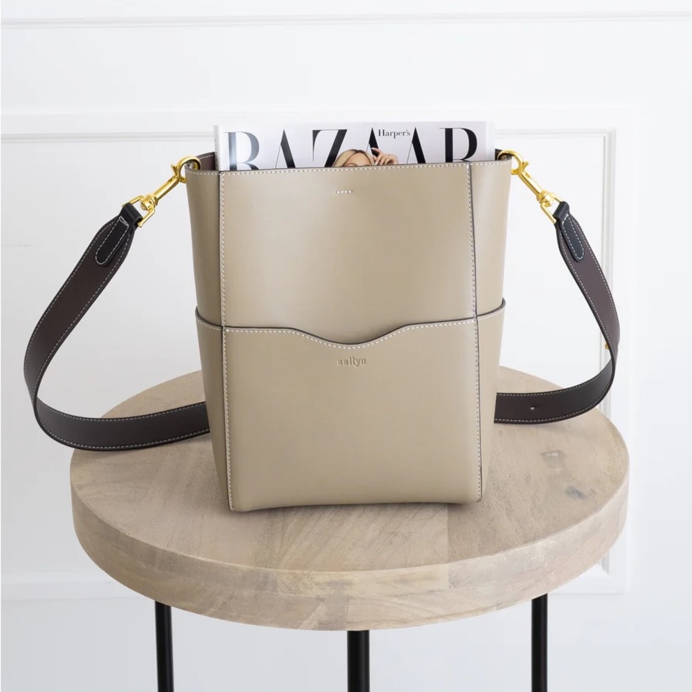 AALLYN Jordan Bucket Bag in Pebble